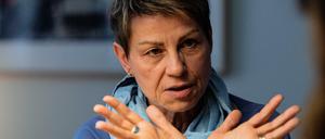 Sozialsenatorin Elke Breitenbach (Linke) in ihrem Büro in der Senatsverwaltung für Arbeit und Soziales in Berlin-Kreuzberg.