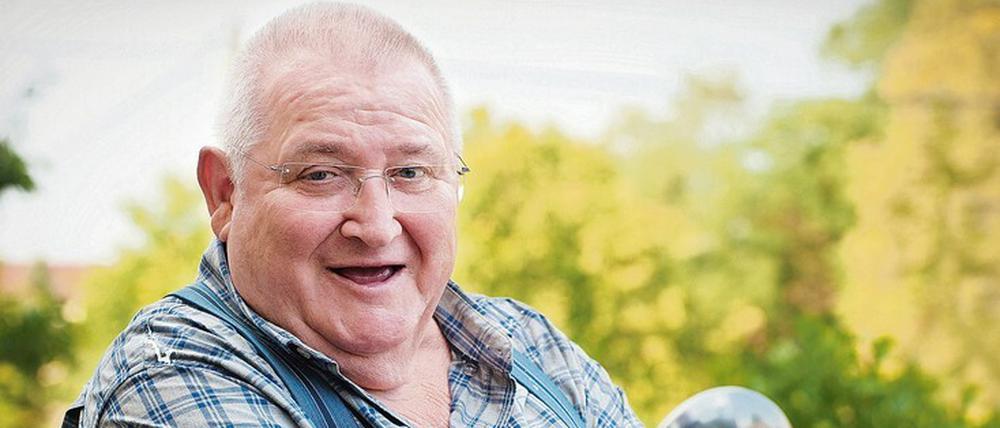 Nicht ohne seinen Dackel. Horst Krause muss auch in seinem neuen Horst-Krause-Film die Familie wieder zusammenbringen und Brandenburg am Laufen halten.