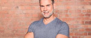 Mit Daniel Finger moderiert Sven Oswald bei "Radio Eins" die Sendung „Zwei auf Eins“ immer sonntags zwischen 9 und 12 Uhr und freitags live aus dem Admiralspalast zwischen 19 und 21 Uhr.