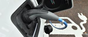 Mehr Förderung beim Kauf eines Elektroautos soll bei der Verbreitung helfen.