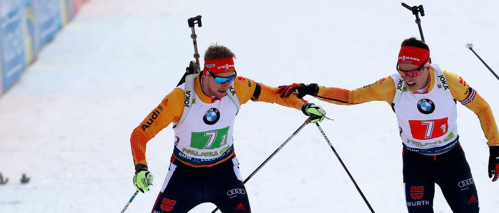 Teamsache. Die deutschen Biathleten um Johannes Kühn (links) und Philipp Horn rechnen sich bei der WM in Antholz gute Chancen in der Staffel aus.