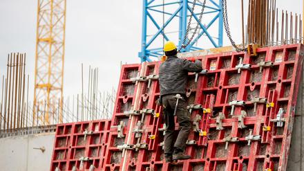 Die Bauwirtschaft gehört weiterhin, auch wegen des milden Winterwetters, zu den Stützen der Konjunktur. 