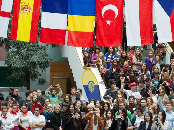 Studenten am International Day an der Europa-Universität Viadrina in Frankfurt (Oder).