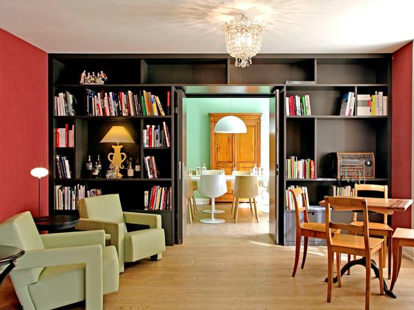 Die Lounge des Hotels ist manchmal ein Treffpunkt für Kulturschaffende.