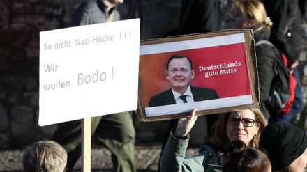 Deutschlands gute Mitte? Kaum einer in der CDU sieht das so wie die Demonstrantin am vergangenen Samstag in Erfurt. 