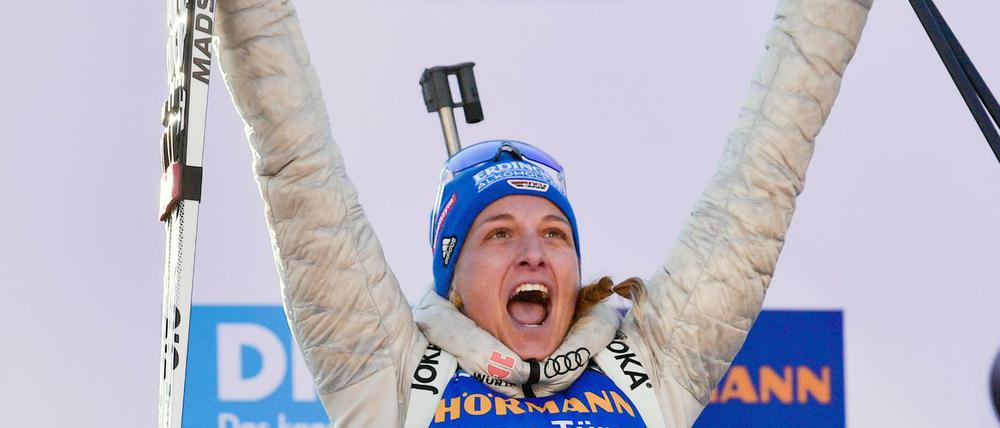 Yes! Vanessa Hinz auf dem Podest nach dem Gewinn ihrer WM-Silbermedaille.