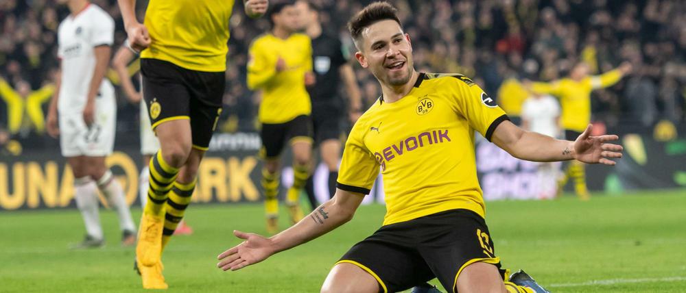 Gut präsentiert: Dortmunds Raphael Guerreiro (rechts) jubelt mit Axel Witsel über seinen Treffer zum 4:0.