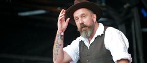 Andrew Weatherall bei einem Auftritt auf dem The Apple Cart Festival 2011 in London.