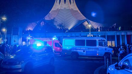 Der Tatort vor dem Tempodrom am Samstag.