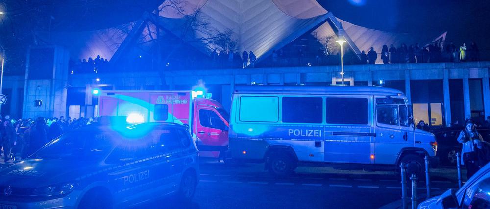 Der Tatort vor dem Tempodrom am Samstag.