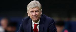 Abseits ist, wenn der Schiri pfeift. Das weiß auch Arsène Wenger.