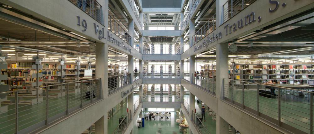 Blick in die Universitätsbibliothek der Technischen Universität.