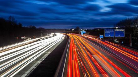 Berater auf der Überholspur. Bisher hat die Bundesregierung allein für externe Beratung über 80 Millionen Euro ausgegeben.