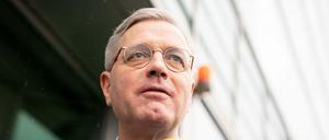 CDU-Außenpolitiker Norbert Röttgen mahnt: Man dürfe die Tat von Hanau nicht isoliert sehen.