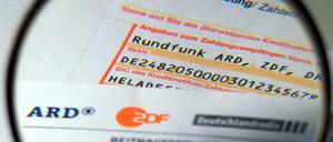 Die KEF empfiehlt eine Erhöhung des Rundfunkbeitrages von 17,50 auf 18,36 Euro.