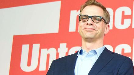 Stefan Liebich (ganz links) 2017 bei einer Versammlung der Linken in Berlin 2017. 