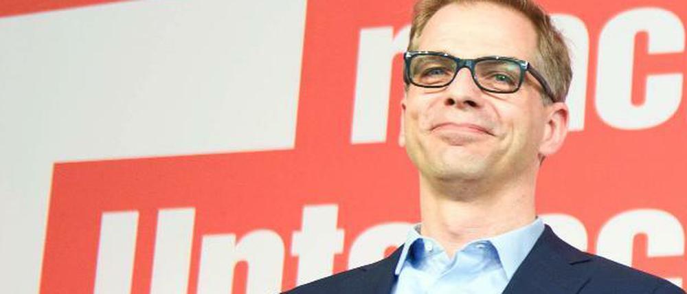 Stefan Liebich (ganz links) 2017 bei einer Versammlung der Linken in Berlin 2017. 