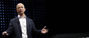 Das Vermögen von Bezos wird bei „Forbes“ auf fast 130 Milliarden US-Dollar geschätzt. 