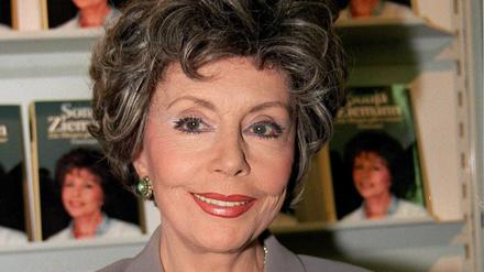 Die Schauspielerin Sonja Ziemann stellt 1998 auf der Buchmesse ihre Autobiographie "Ein Morgen gibt es immer - Erinnerungen" vor.