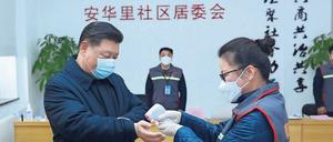 Messung beim Parteichef: Xi Jinping informiert sich über die Maßnahmen im Kampf gegen das Coronavirus.