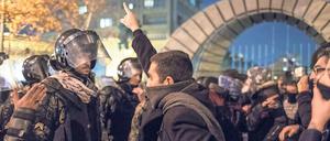 Im Januar demonstrierten Iraner vor der Amirkabir-Universität gegen Versuche der Regierung, den Flugzeug-Abschuss zu vertuschen.