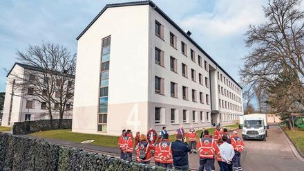 Die 126 Rückkehrer aus China wurden in der Kaserne „Südpfalz“ untergebracht. Zwei davon wurden positiv auf das Coronavirus getestet und waren infektiös, obwohl sie nie erkennbar erkrankten. 