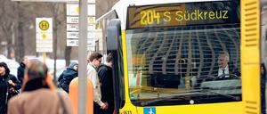 Busfahrer müssen bei Verspätungen mit harschen Reaktionen ihrer Fahrgäste rechnen. 