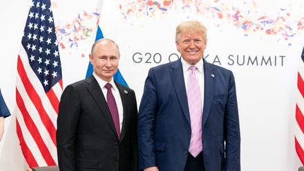 US-Geheimdienste warnen: Putin plane Einfluss auf US-Wahlen zu nehzmen, um Trump zum Sieg zu verhelfen.
