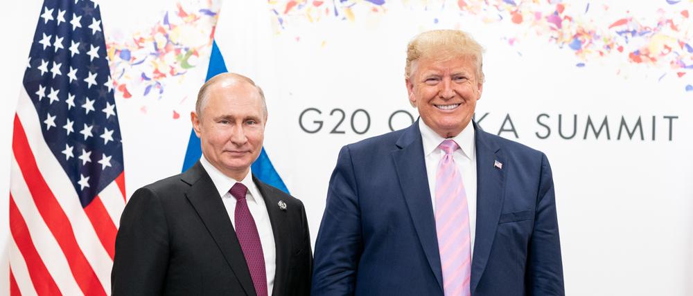 US-Geheimdienste warnen: Putin plane Einfluss auf US-Wahlen zu nehzmen, um Trump zum Sieg zu verhelfen.