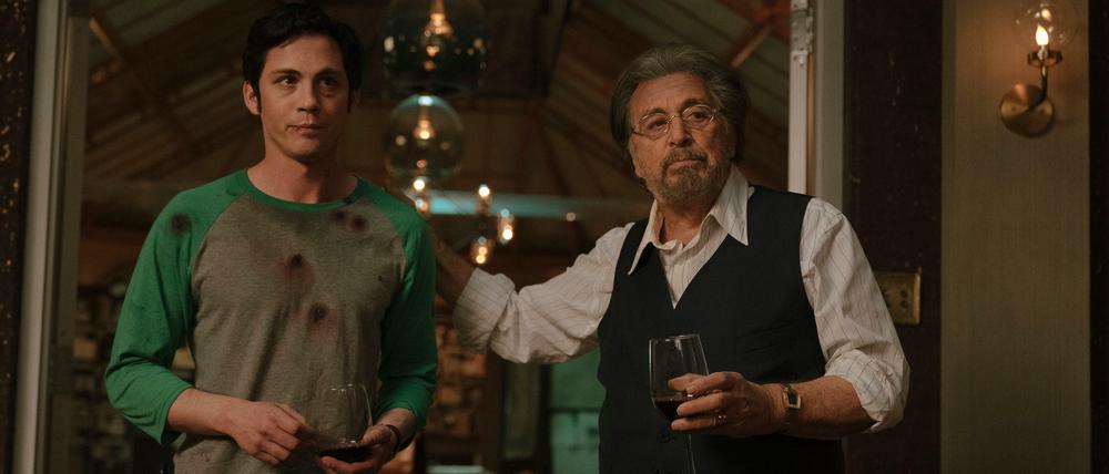 Ober-Jäger Meyer Offerman (Al Pacino, r.) nimmt Jonah (Logan Lerman) unter seine Fittiche.