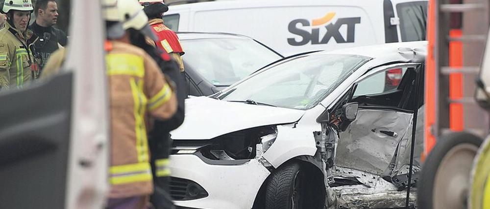 Einsatz mit Todesfolge. Die 21-jährige Fabien Martini wollte auf dem Mittelstreifen der Grunerstraße einparken. 
