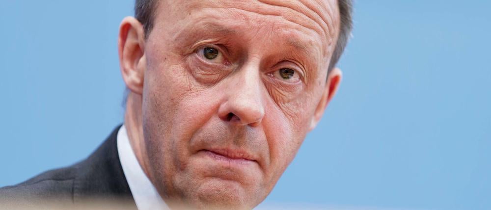 Friedrich Merz hat vor Journalisten seine Kandidatur für den Parteivorsitz erklärt.