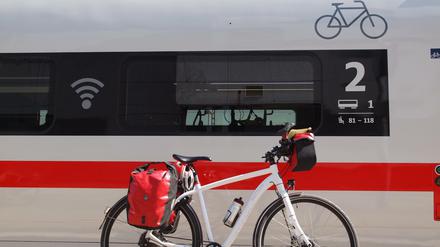 Im Sommer sind die Fahrradplätze im ICE oft Wochen im Voraus ausgebucht.