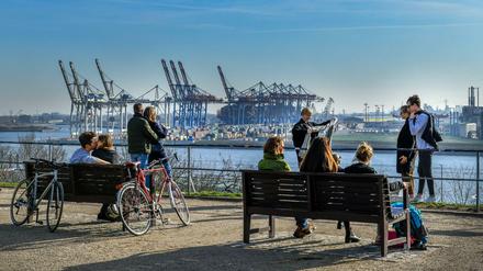 Hamburg, eine Perle. Hier die Aussichtsplattform Altonaer Balkon