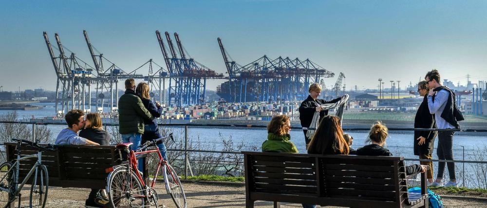 Hamburg, eine Perle. Hier die Aussichtsplattform Altonaer Balkon