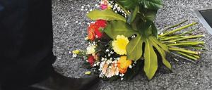 Sag’s mit Blumen. Die Fraktionschefin der Linkspartei im Thüringer Landtag, Susanne Hennig-Wellsow, hat FDP-Politiker Thomas Kemmerich am 5. Februar auf ihre Weise zu seiner Wahl zum Ministerpräsidenten „gratuliert“. 