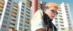 Out and proud: Benjamin Radjaipour spielt Parvis in "Futur Drei". 