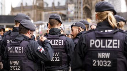 Für Polizisten in NRW soll die Überstundenregelung verbessert werden. 
