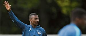 Hallooooo! Mich gibt es auch noch! Publikumsliebling Salomon Kalou trainierte am Dienstag wieder mit der Mannschaft von Hertha BSC.