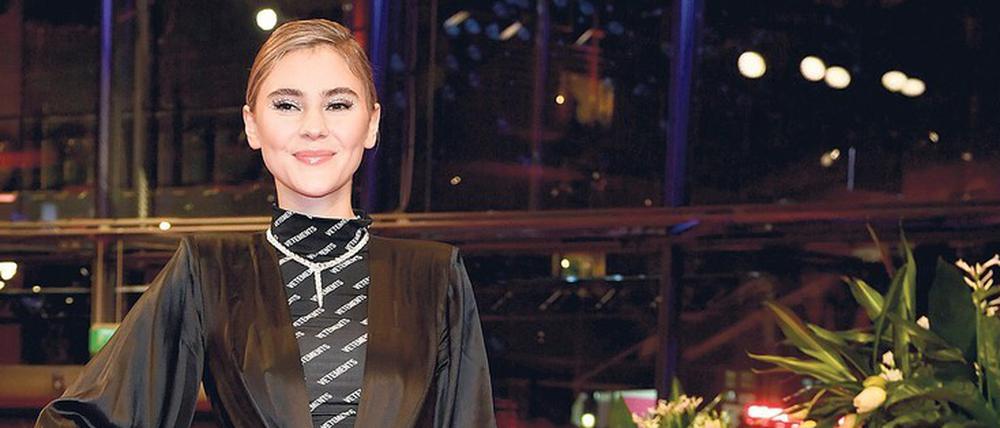 Kamerafertig. Mit 17 gewann sie den Titel „Germany’s Next Topmodel“, nun wirbt die 23-Jährige für „L’Oréal“ – auch auf der Berlinale.