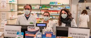 Apotheke in Codogno – der Ort in Norditalien gleicht einer Geisterstadt.