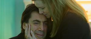 Javier Bardem und Laura Linney in „The Roads Not Taken“.
