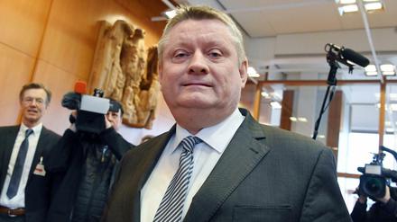 Mit dabei in Karlsruhe. Ex-Gesundheitsminister Hermann Gröhe wartet auf das Sterbehilfe-Urteil.