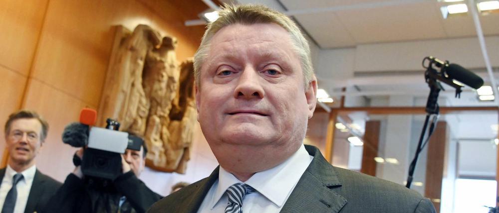 Mit dabei in Karlsruhe. Ex-Gesundheitsminister Hermann Gröhe wartet auf das Sterbehilfe-Urteil.