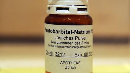 Natrium-Pentobarbital gilt Sterbehelfern als Mittel der Wahl. Der Erwerb ist in Deutschland strikt beschränkt.