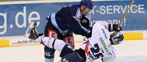 Florian Busch (r.) musste in seiner Karriere eine Menge einstecken. Nach einer weiteren Kopfverletzung fehlt er den Eisbären Berlin nun schon fast die gesamte Saison.