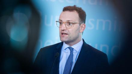 Bundesgesundheitsminister Jens Spahn spricht bei einer Pressekonferenz über die Ausbreitung des Coronavirus.