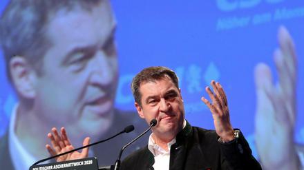 Bayerns Ministerpräsident Markus Söder (CSU) spricht beim politischen Aschermittwoch in Passau.