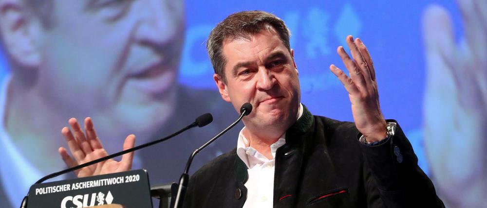 Bayerns Ministerpräsident Markus Söder (CSU) spricht beim politischen Aschermittwoch in Passau.