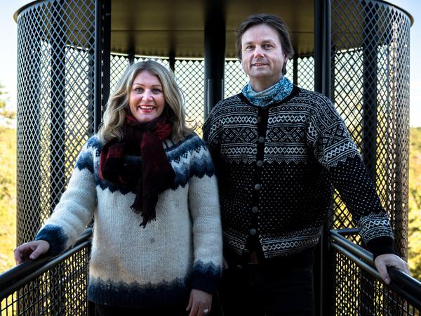 Christine Mowinckel und Kristian Rostad haben 2018 das Pan Tretopphytter in Norwegen eröffnet.